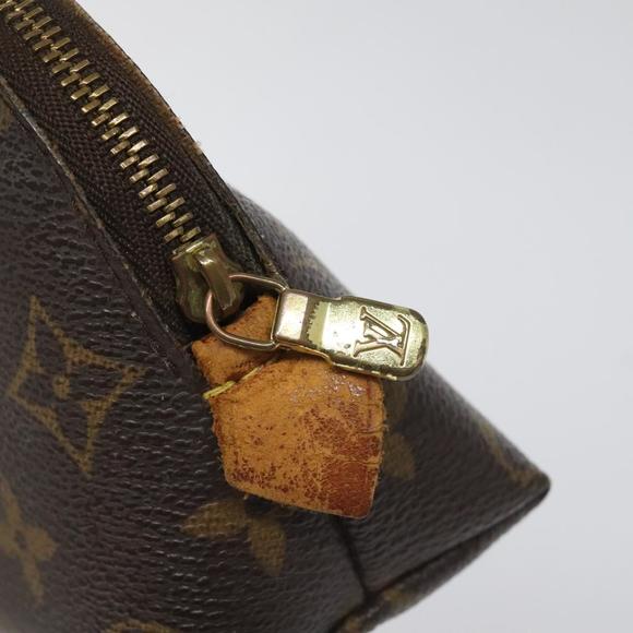 LOUIS VUITTON Monogram Pochette Cosmetic PM Cosmetic Pouch M47515 LV Auth 114187 - Picture 8 of 16